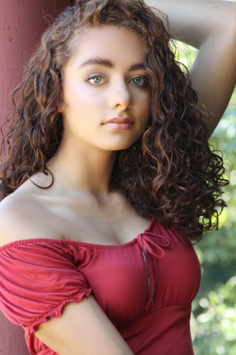 hd 69BB44BA E941 49B6 813F ECE3D557E58A 768x1152