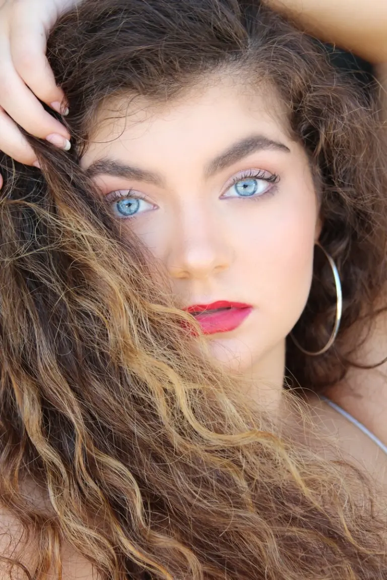 hd AB80013D 539F 40D3 814C 68D40F33A0C1 768x1152