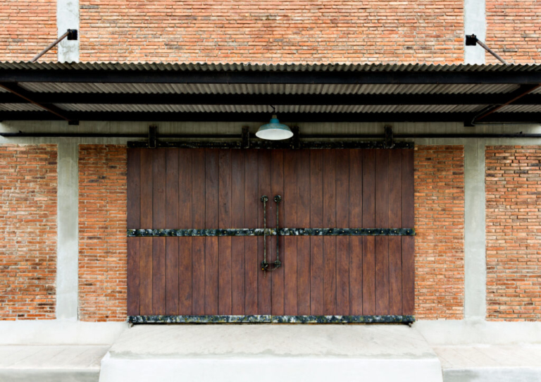 Carlson Commercial garage doors 1024x723 1 768x542